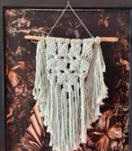 Mooie lichtblauwe macramé hanger ZGAN, Ophalen of Verzenden, Zo goed als nieuw