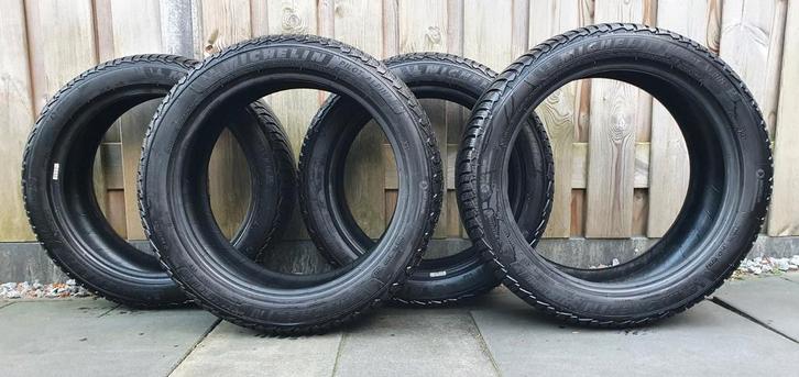 Mooie set Michelin 235 45 18 Pilot Alpin winterbanden, Auto-onderdelen, Banden en Velgen, Band(en), Winterbanden, 18 inch, 235 mm