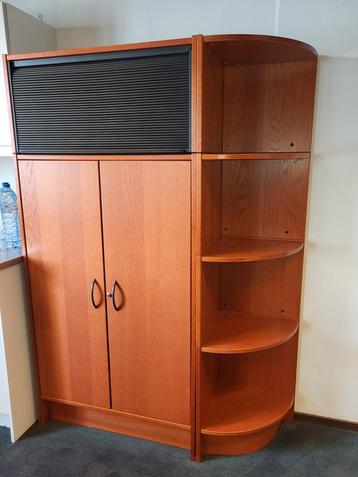 Vinted kantoormeubel van Ikea.