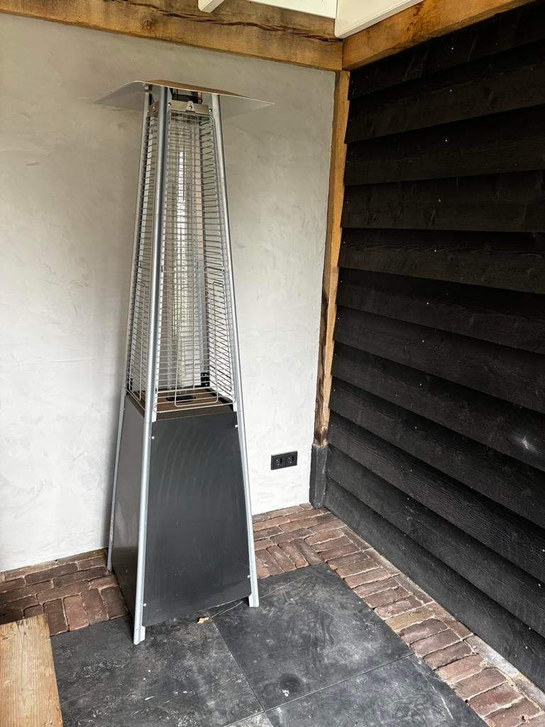 Terrasheater Gasheater Piramide flameheater  - Excl. Gasfles, Tuin en Terras, Terrasverwarmers, Ophalen, Gebruikt, Gas, Vloer