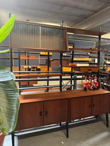 Louis van Teeffelen voor WeBe vintage modulair wandsysteem beschikbaar voor biedingen