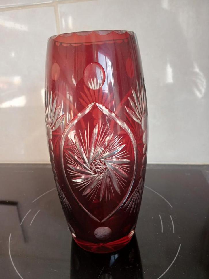 Oud Boheems Vaasje - 19.5cm, Huis en Inrichting, Woonaccessoires | Vazen, Gebruikt, Rood, Minder dan 50 cm, Glas, Ophalen of Verzenden