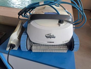 Dolphin S300i Zwembadrobot beschikbaar voor biedingen