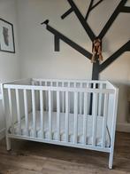Ledikant met matras, Kinderen en Baby's, Babywiegjes en Ledikanten, Ophalen, Zo goed als nieuw, Ledikant