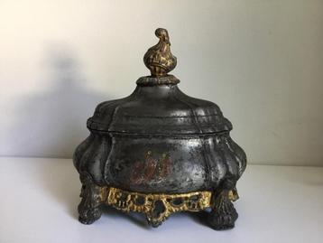 Antiek tabakspot ca 1750 beschikbaar voor biedingen