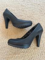 Zwarte pumps met hak van Emilio Luca X -maat 38 € 10,00, Kleding | Dames, Schoenen, Ophalen of Verzenden, Zo goed als nieuw, Zwart