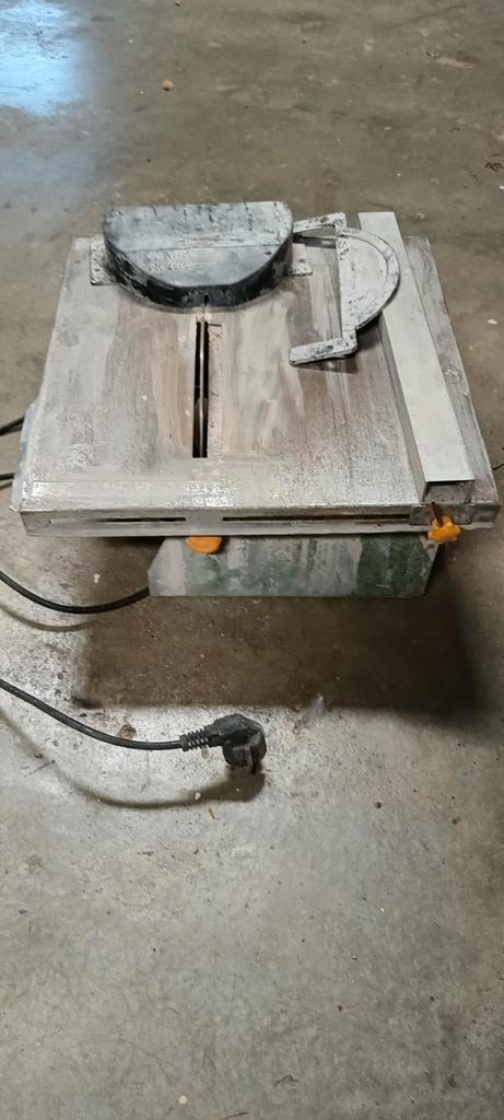 Tegelzaagmachine - Perfect voor Tegels!, Doe-het-zelf en Verbouw, Gereedschap | Zaagmachines, Gebruikt, Cirkelzaag, 600 tot 1200 watt