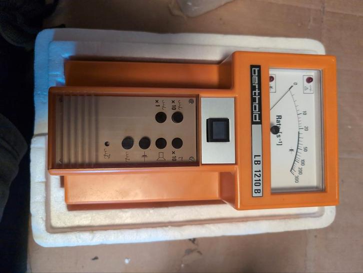 Berthold LB 1210 B Geiger Muller teller radioactiviteitmeter, Verzamelen, Overige Verzamelen, Ophalen of Verzenden