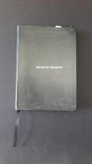 Book of Secrets - Gelezen Staat beschikbaar voor biedingen