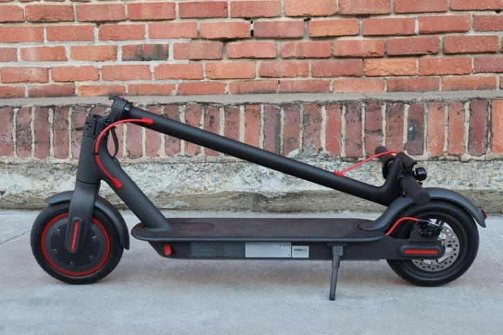 XIAOMI Mi Electric Scooter M365 Pro, Fietsen en Brommers, Steps, Gebruikt, Elektrische step (E-scooter), Ophalen