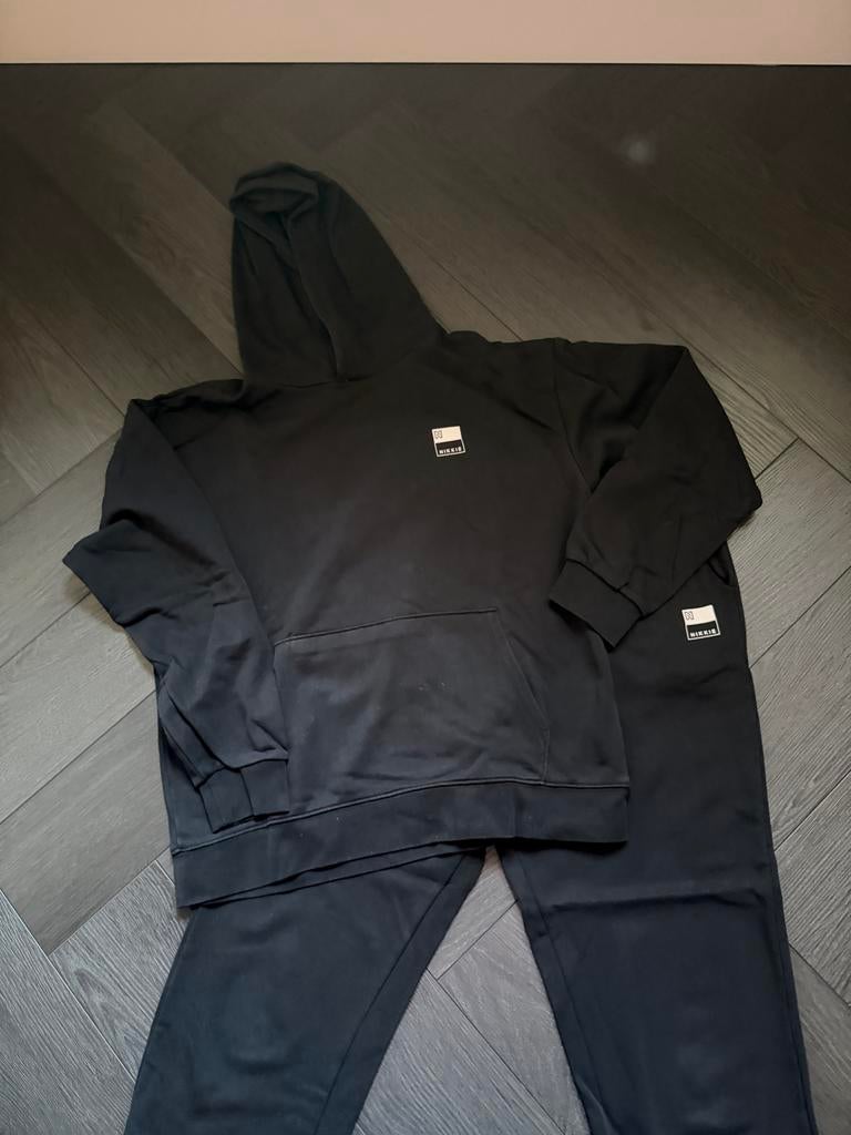 Nikkie Joggingspak - Comfortabel en Stijlvol, Kleding | Dames, Ophalen of Verzenden, Zo goed als nieuw, Maat 38/40 (M), Zwart