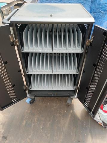 Laptop chromebook kast, rijd- en afsluitbaar, 36 plaatsen beschikbaar voor biedingen
