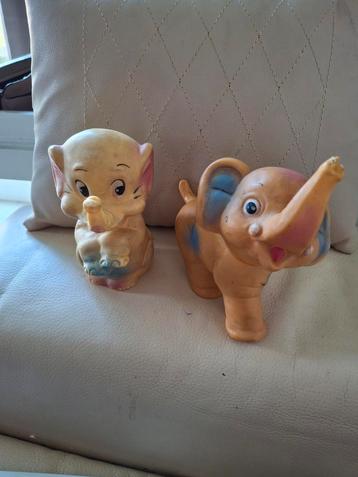 Vintage Gemerkte Plastic Olifantjes beschikbaar voor biedingen
