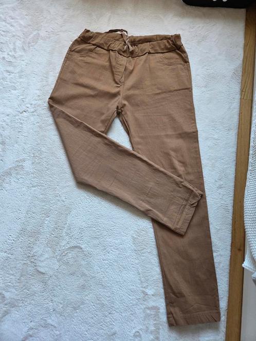 Okergeel-cognac kleur stevige stretch broek XXL=42-44, Kleding | Dames, Broeken en Pantalons, Zo goed als nieuw, Maat 42/44 (L)