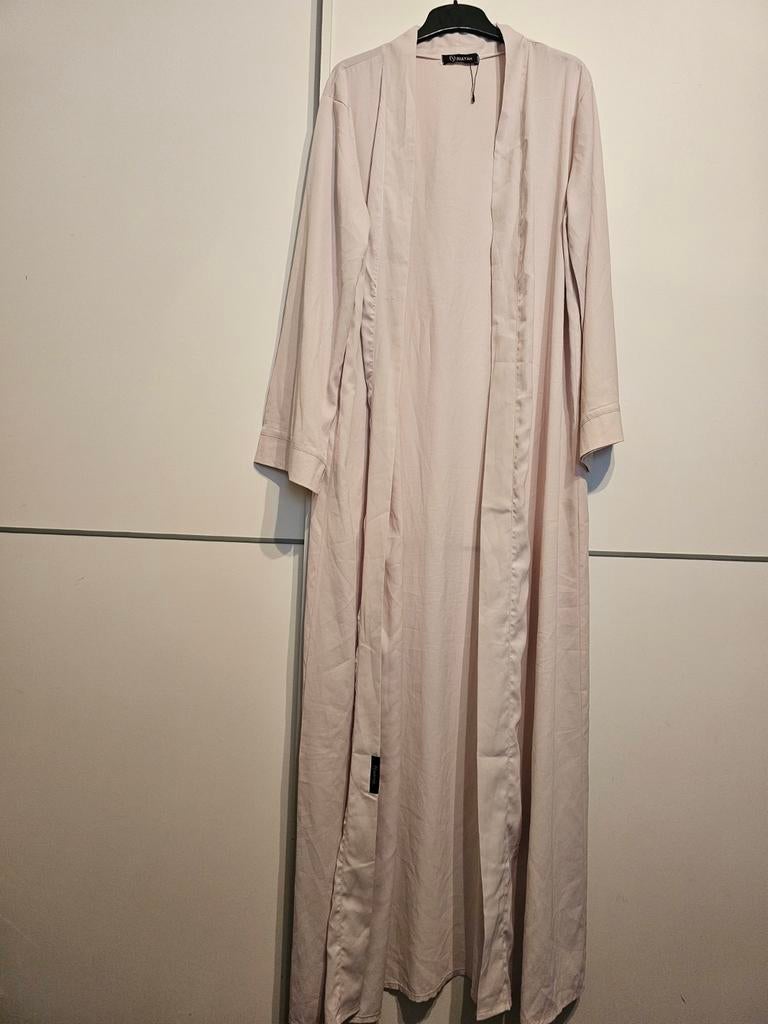 Prachtige Qimayah Abaya - Perfect voor Ramadan & Eid, Kleding | Dames, Jurken, Zo goed als nieuw, Maat 38/40 (M), Beige, Onder de knie