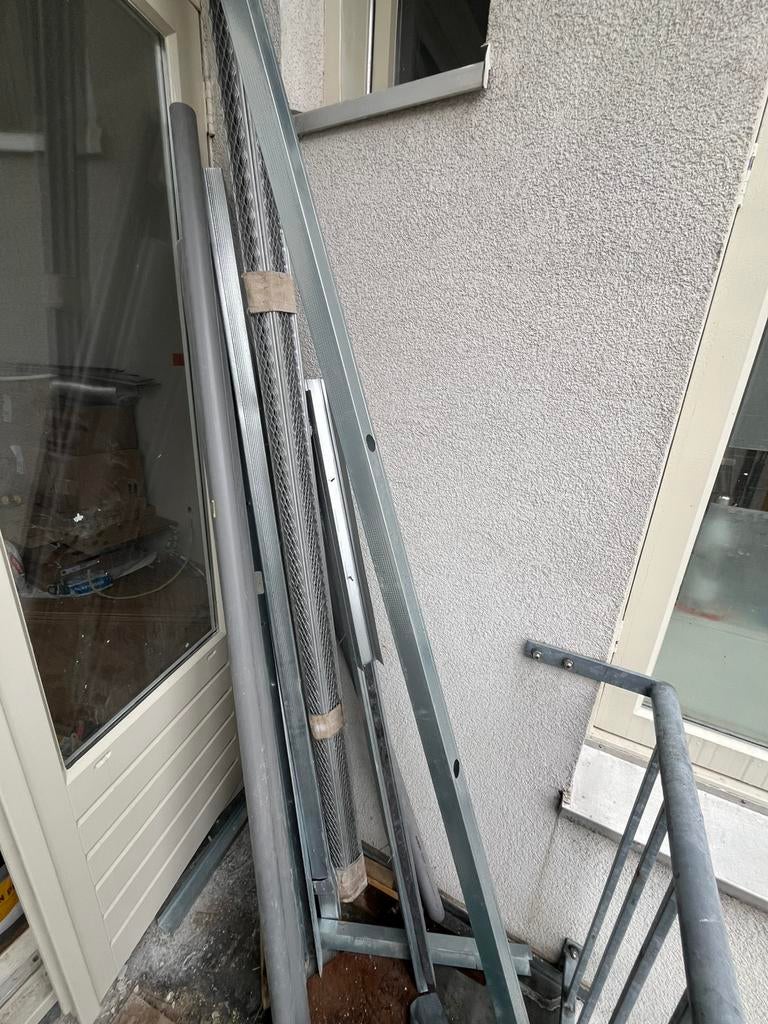 GRATIS OPHALEN stucprofielen, metal studs, afvoerbuizen, Ophalen, Zo goed als nieuw, Rolsteiger of Kamersteiger, Minder dan 2 meter