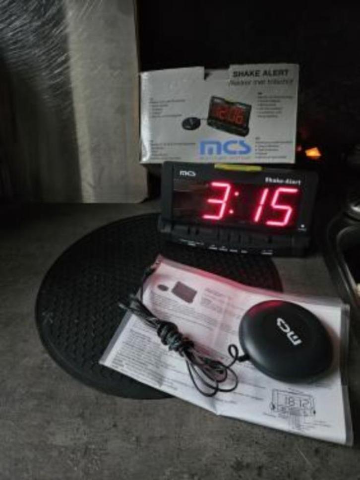 Zgan MCS Shake alert slechthorenden wekker met trilplaat..., Diversen, Verpleegmiddelen, Zo goed als nieuw, Ophalen of Verzenden