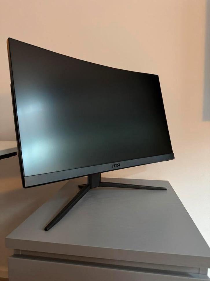 MSI Optix G24C4 24" Curved Gaming Monitor, Computers en Software, Monitoren, Zo goed als nieuw, 101 t/m 150 Hz, DisplayPort, HDMI
