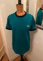 Fred Perry t-shirt blauw/groen met witte logo bies mt S, Kleding | Heren, T-shirts, Maat 46 (S) of kleiner, Blauw, Ophalen of Verzenden