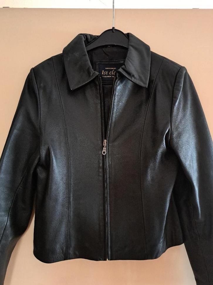 Beautiful soft leather jacket, wear anytime.., Kleding | Dames, Jasjes, Kostuums en Pakken, Zo goed als nieuw, Jasje, Maat 36 (S)