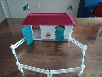 Schleich dubbele stal (van het landhuis) beschikbaar voor biedingen