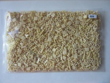 609, beige ministeck, zakje 100 gram beschikbaar voor biedingen