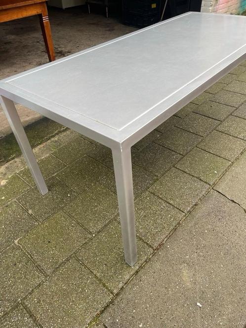 Moderne eettafel van metaal, Huis en Inrichting, Tafels | Eettafels, Zo goed als nieuw, 50 tot 100 cm, 150 tot 200 cm, Vijf personen of meer