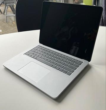 Microsoft Surface Laptop Studio 2 RTX 2000Ada beschikbaar voor biedingen
