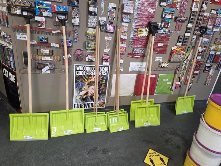 sneeuwschuivers / strooizout  vollop voorraad, Tuin en Terras, Tegels en Klinkers, Nieuw, Overige typen, Hout, Ophalen