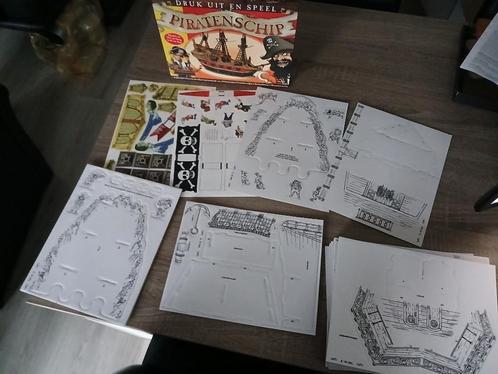 Piratenschip druk uit en speel, Hobby en Vrije tijd, Gezelschapsspellen | Bordspellen, Nieuw, Een of twee spelers, Ophalen of Verzenden