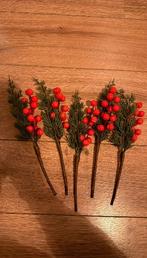 Realistische nep dennentakken met rode bessen kerst, Ophalen of Verzenden, Nieuw, Binnen