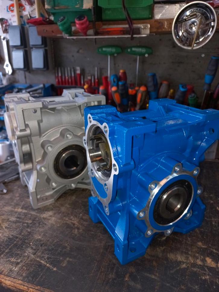 Nieuwe Motovario Wormwiel Reductiekast, Doe-het-zelf en Verbouw, Gereedschap | Machine-onderdelen en Toebehoren, Ophalen of Verzenden