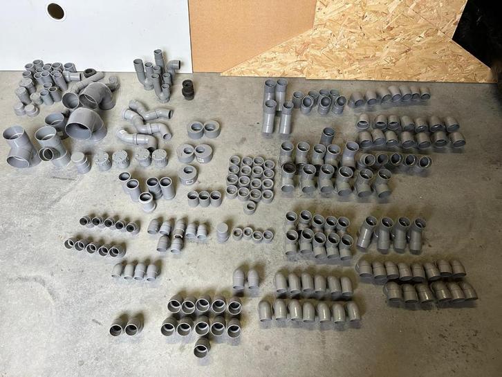 PVC hulpstukken, Doe-het-zelf en Verbouw, Buizen en Afvoer, Nieuw, Bochten, Pvc, Minder dan 2 meter, 80 mm of meer, Ophalen