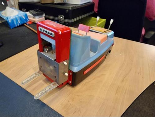Vintage speelgoed Heftruck futuristisch jaren 60-70?, Antiek en Kunst, Antiek | Speelgoed, Ophalen of Verzenden