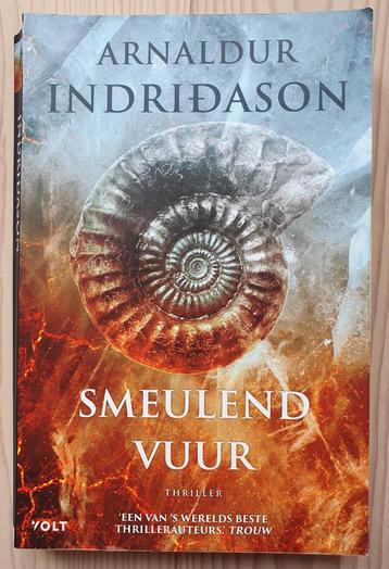 Smeulend vuur - Arnaldur Indridason, €7,50 incl verzenden beschikbaar voor biedingen