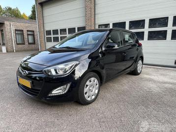 Hyundai i20 1.4i i-Motion Automaat 72184 Km ! (bj 2012) beschikbaar voor biedingen