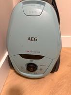 AEG VX8.2 Silence Stofzuiger + Accessoires, Ophalen of Verzenden, Zo goed als nieuw, Stofzak, Stofzuiger