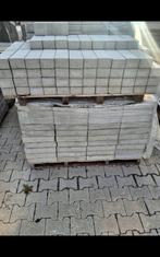Restpartij longstones opritstenen - grijs - 17,5m² - €15, Ophalen of Verzenden, Zo goed als nieuw, Beton, Klinkers