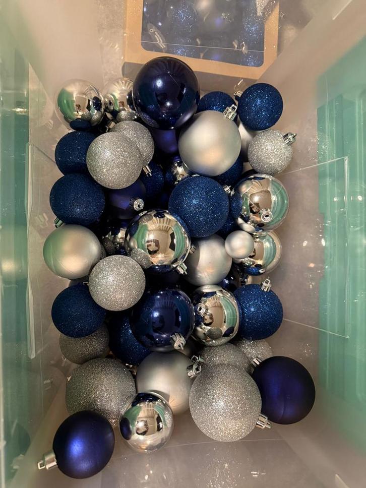 144 Kerstballen met piek en opbergbox, Diversen, Kerst, Nieuw, Ophalen