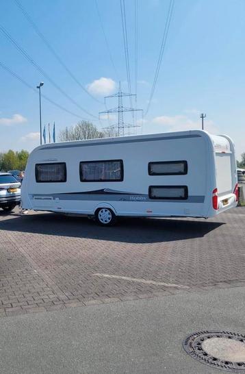 Mooie 7-persoons caravan! Hobby 545 KMF