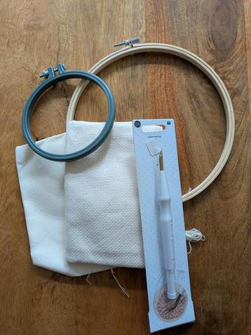 Punch needle hobby spullen beschikbaar voor biedingen