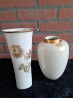 Prachtige creme porseleinen vazen met mooie details., Antiek en Kunst, Ophalen of Verzenden
