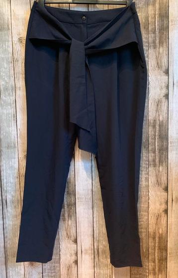 Nife nieuwe mooie pantalon/broek (Maat 44) beschikbaar voor biedingen