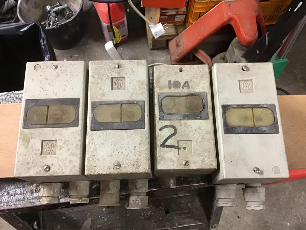 4 aan uit schakelaars voor machines op 380, Ophalen of Verzenden, Zo goed als nieuw, Schakelaar