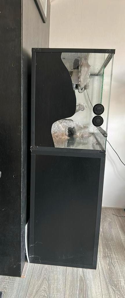 3D Terrarium met onderkast voor slang met 2 fittingen, Dieren en Toebehoren, Reptielen en Amfibieën | Toebehoren, Zo goed als nieuw