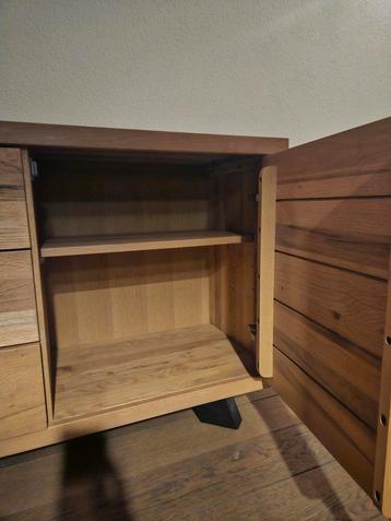 Grote Dressoir met Lades en Deurtjes beschikbaar voor biedingen