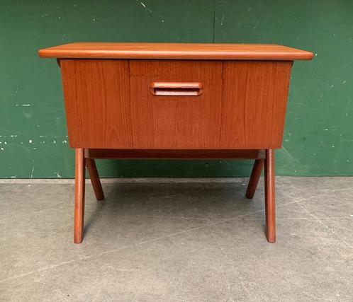 Houten naaikastje uit Denemarken - vintage retro kast design, Hobby en Vrije tijd, Naaien en Fournituren, Gebruikt, Overige typen