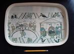 Dienblad met detail uit Tapijt van Bayeux. Massilly France., Huis en Inrichting, Overige vormen, Gebruikt, Metaal, Verzenden