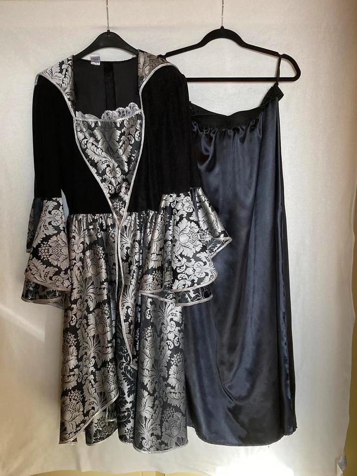 Mozartpak jurk en rok maat 48 knielengte, Kleding | Dames, Carnavalskleding en Feestkleding, Zo goed als nieuw, Carnaval, Maat 46/48 (XL) of groter