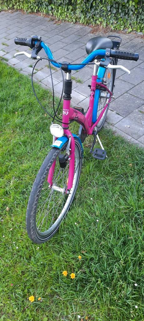 Goedfietsende 26 inch Alpina meidenfiets met handremmen, Fietsen en Brommers, Fietsen | Meisjes, Gebruikt, 26 inch of meer, Versnellingen